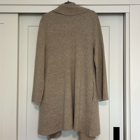 Cuyana, wool & cashmere wrap sweater with pockets in oatmeal, size M/L. - Picture 3 of 3